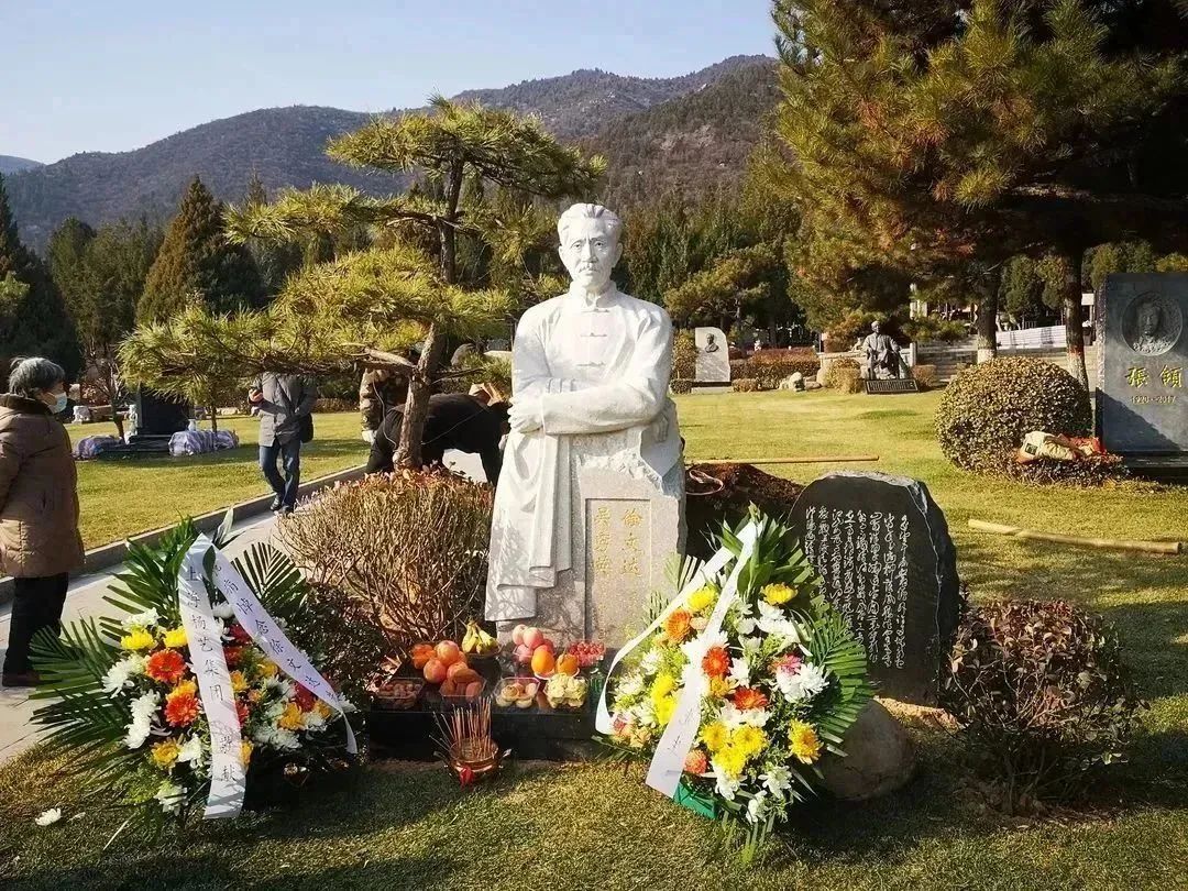 <b>书法界的一座丰碑——徐文达</b>