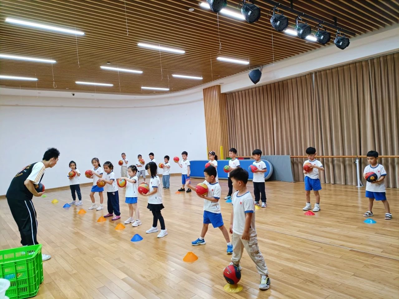 1-240506155025192 抖圈- 为du而生(中国区)官方网站